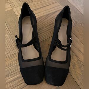 Zara Black Flats with Elastic Strap